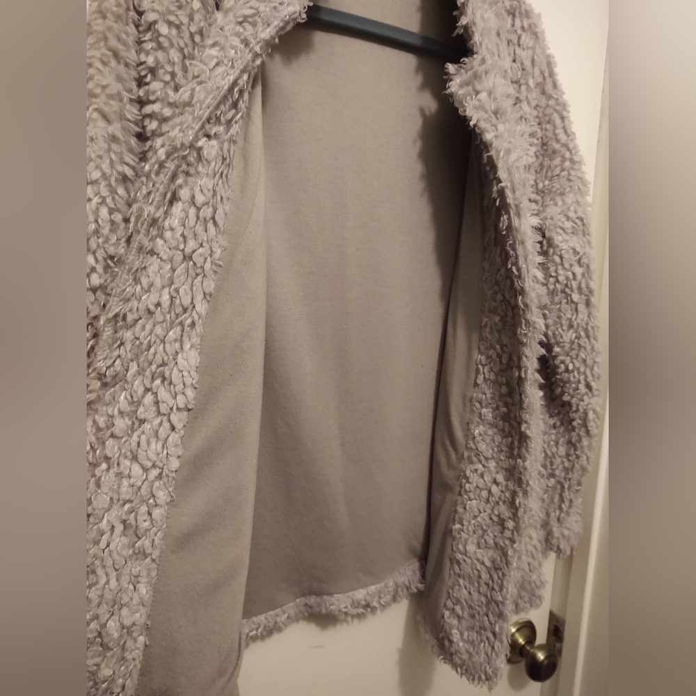 Cozy Gray Faux Fur Jacket - Picture 3 of 7
